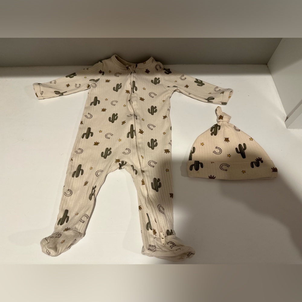 Rabbit and Bear Organic Ribbed Footie Pajama and Hat Set Size 6-9M Cactus Print